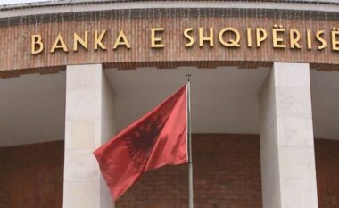 Paraja jashtë bankave/ Banka e Shqipërisë: Dhjetori i vitit 2024 shënoi rekord me 423 mld lekë cash