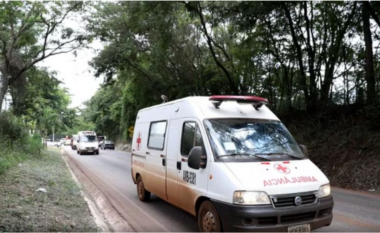 Aksident tragjik/ Autobusi me studentë përplaset me kamionin, humbin jetën 12 persona