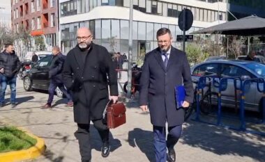 Akuzohet për shpërdorim detyre/ Deputeti i PS Plarent Ndreca paraqitet në GJKKO