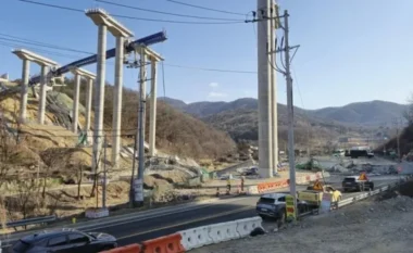 Rrëzohet ura në Korenë e Jugut, raportohet për viktima dhe të lënduar (VIDEO)