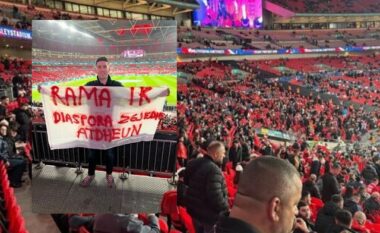 FOTO/ “Rama ik, Diaspora zgjedh atdheun”, shqiptari shpalos banderolën në stadiumin e “Wembley”