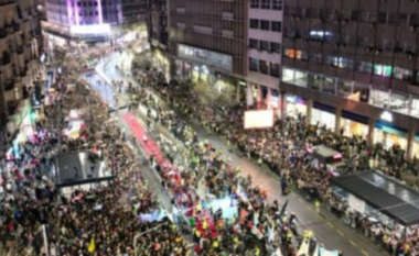 Studentë dhe qytetarë mbërrijnë në Beograd për protestën e madhe, çfarë pritet të ndodhë (VIDEO)