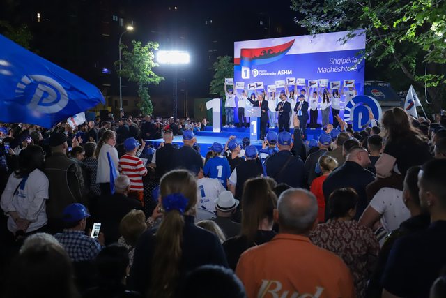 Kongresi i PPE/ Berisha: Kryeministrat në Valencia u tronditën me rastin e djegësit të Tiranës! Janë të bindur se Rama do e ndjekë McGonigalin nga pas