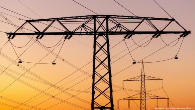 Stuhi të forta në Pensilvani  rreth 450 000 banorë pa energji elektrike