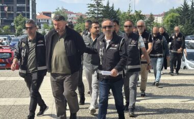 Aksion në Turqi/ Urdhër-arreste për 47 persona, zyrtarë dhe ish-deputetë të opozitës