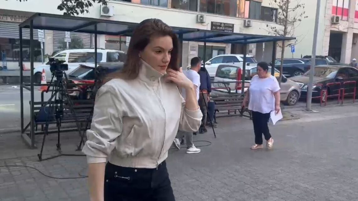 Ajola Xoxa paraqitet në SPAK, do të merret në pyetje nga Prokurorët e Posaçëm