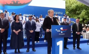 Dita e Dëshmorëve/ Berisha mban një minutë heshtje në Mat: Ne do u rikthejmë lirinë dhe dinjitetin shqiptarëve