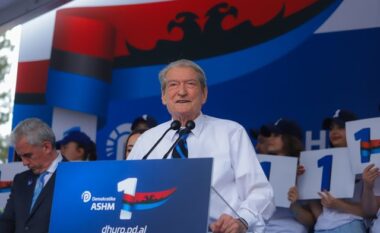 “Në Tiranë qeveris një argat i Vuçiçit”, Berisha mbyll fushatën në Tropojë: Nuk do të zgjidhja kurrë një vend tjetër si vendlindje