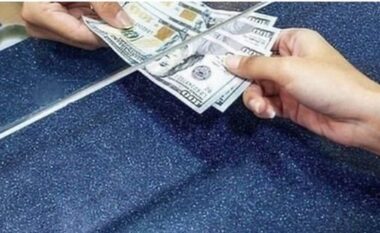 Çfarë po ndodh sot me monedhat e huaja? Ja me sa po blihen dhe shiten dollari dhe euro