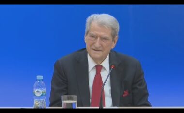 Konferenca e fundit si kryetar i Opozitës? Berisha me gazetarët: Kjo opozitë do jetë mazhorancë! Emigrantët do i bëjnë një shërbim historik vendit