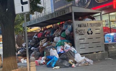 “Pastrimi” ndalon shërbimet, mbeturinat pushtojnë rrugët e Prishtinës