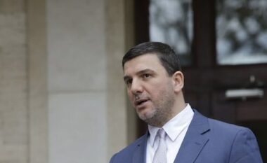 “Nuk besoj që ka dal tym i bardhë”, Krasniqi: Më shumë problem politik sesa juridik, momenti që presidentja t’i drejtohet Kushtetueses