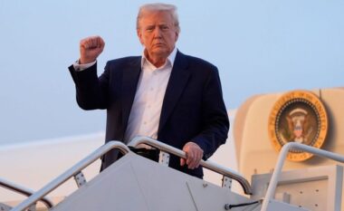 ‘Tim, ti je miku im, të kam trajtuar shumë mirë’, Trump i vendos kufij Apple: Ju toleruam Kinën, por jo Indinë