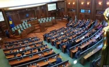Dështon për herë të 17 konstituimi i Kuvendit të Kosovës, ja kur mbahet seanca e radhës