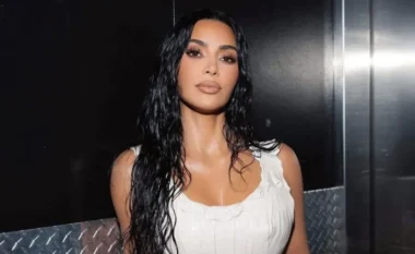 Kim diplomohet pas 6 vitesh në programin juridik – fansat s’e lënë pa tallje