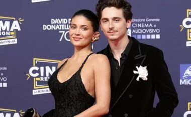A është Kylie Jenner e fejuar me Timothee Chalamet? Një detaj në tapetin e kuq ndez spekulimet