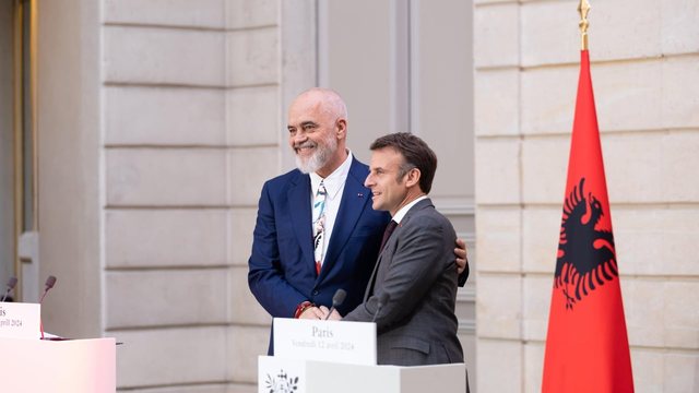 “Në dy vitet që vijnë Shqipëria pjesë e BE”, eksperti i integrimit europian për deklaratën e Macron: Kurrë s’kam lexuar diçka kaq pozitive për Shqipërinë