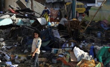 Sulmet izrealite godasin një shkollë strehimore në Gaza, 46 persona humbën jetën