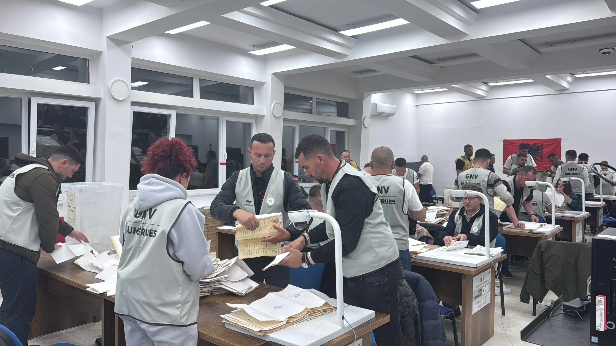 Vijon numërimi në Lezhë/ Diferencë e vogël mes dy partive të mëdha, PD kryeson ndaj PS