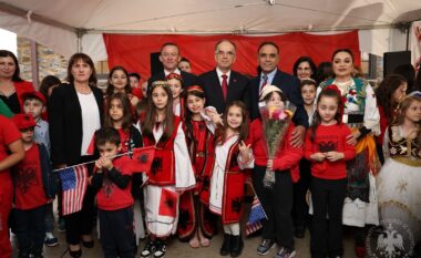 Presidenti Begaj pritet me ngrohtësi nga komuniteti shqiptar në Philadelphia