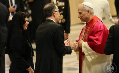 Presidenti Begaj takon në Vatikan Papa Leoni XIV pas ceremonisë së inagurimit