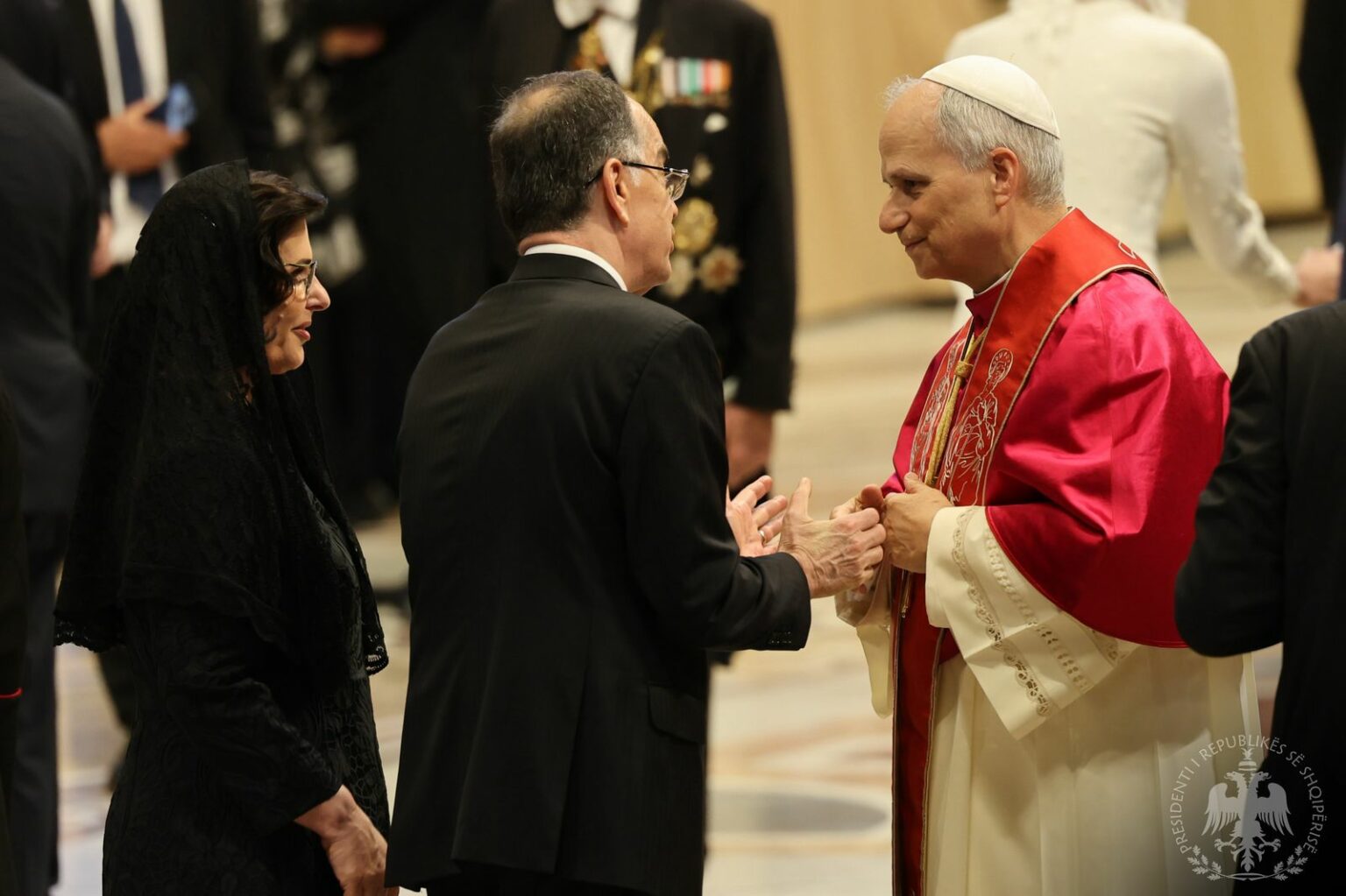 Presidenti Begaj takon në Vatikan Papa Leoni XIV pas ceremonisë së inagurimit