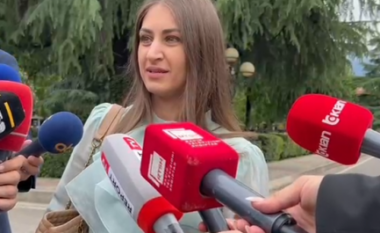 Humbi mandatin dhe u kritikua për spotin me të moshuarin, Edona Bilali: S’janë gati për këtë lloj humori