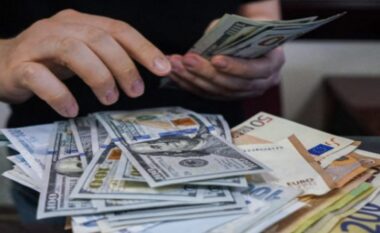 Këmbimi valutor/ Çfarë po ndodh sot me monedhat e huaja? Me sa po blihen dhe shiten dollari dhe euro