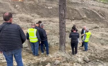Prej tre ditësh nën dhe, ende asnjë shenjë nga trupi i 29-vjeçarit në Klos