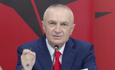Ilir Meta voton i veshur kuq e zi: Gazetarët nuk u lejuan të hynin në qendër