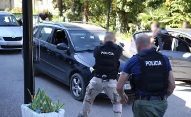 Operacion me shkallë të gjerë/ Policia zbarkon në Tiranë, Durrës, Fier e Vlorë, kontrolle dhe urdhër-arreste, për çfarë bëhet fjalë