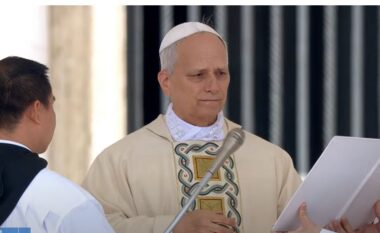 Ceremonia e përurimit/ Papa Leoni XIV: Vij para jush si një vëlla që do t’ju shërbej në besimin dhe lumturinë tuaj (VIDEO)