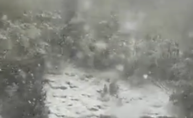 Surprizat e motit/ Ulja e temperaturave sjell reshje dëbore në Veri të vendit (VIDEO)
