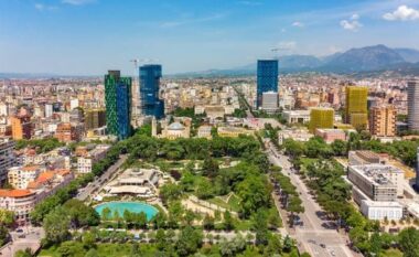 Tirana bëhet e vështirë për familjet e reja, lindjet ranë me 18% në janar-mars