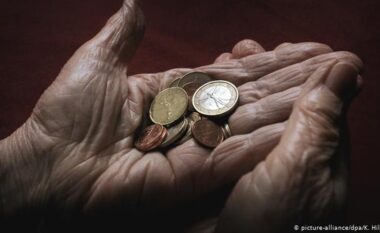 Varfëria në Shqipëri/ 42% e popullsisë në rrezik, por tkurren shpenzimet për ndihmën ekonomike