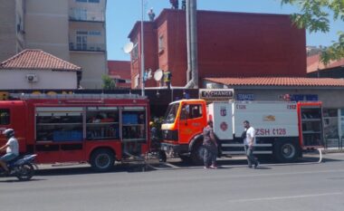 Përfshihet nga flakët biznesi te “Komuna e Parisit” (FOTO)