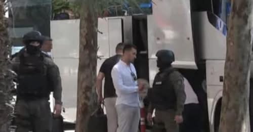 BLINDOHET RINASI/ Kombëtarja e Serbisë mbërrin nën masa të rrepta sigurie