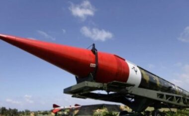 Tani fillon beteja/ Khamenei vijon kërcënimet, TV iranian aludon me bombë bërthamore