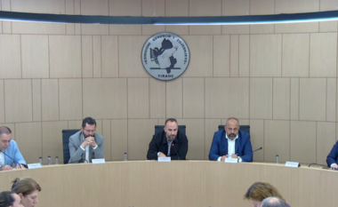 KAS vendos hapjen e 229 kutive të materialeve zgjedhore të Qarkut Vlorë