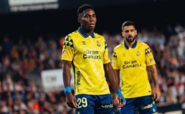 ZYRTARE/ Chelsea përforcon repartin e mesfushës, 20-vjeçari vishet blu