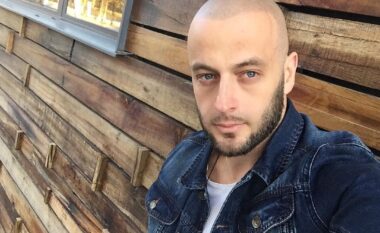 Adrian Gaxha shfaqet në jug, a është kjo vajza që i ka “rrëmbyer” zemrën?