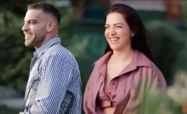 Dalin pamjet: Sara Hoxha dhe Erik Fullani në bregdet
