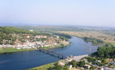 Gjendet i mbytur një 70-vjeçar në lumin Buna, është nga Tirana…