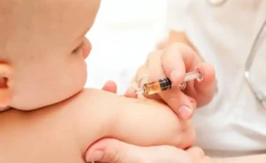 Rrezik global për shëndetin e fëmijëve, vaksinat e fëmijërisë në rënie alarmante