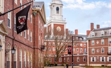 Shtëpia e Bardhë shënjestron Harvardin: Mund të humbasë financimin federal