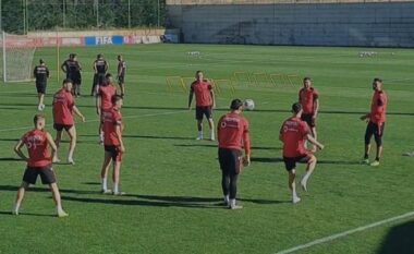 Përballja Shqipëri-Serbi, nis seanca e parë stërvitore e Kombëtares shqiptare