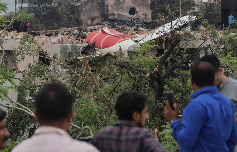 Tragjedia me mbi 270 të vdekur  piloti i  Air India  u rrëzua nga sedilja e tij dhe humbi kontrollin e avionit