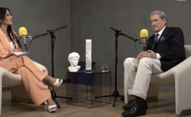 Sali Berisha vjen me një rrëfim ndryshe: Me mjekësinë, një divorc i dhimbshëm…Si u njoh me bashkëshorten?