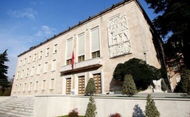 Borxhet e ndërmarrjeve ushtarake shlyhen me 2.4 mln euro nga VKM/ Përfshihen uzina e Mjekësit, Gramshit dhe Kombinati Mekanik i Poliçanit