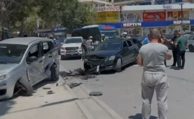 Ngriti në këmbë Vlorën, arrestohet 25-vjeçari i Benzit që goditi Fiatin në Skelë, akuzohet për dy vepra penale
